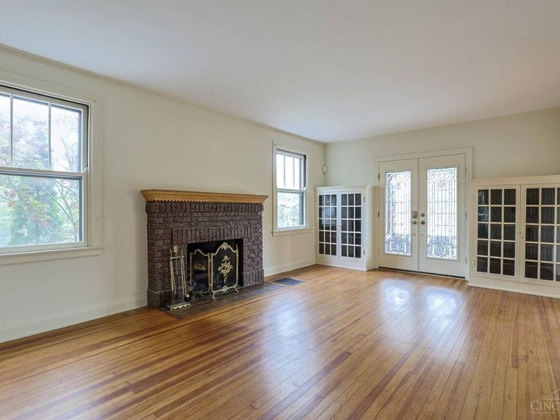 115 E Mills Avenue, Wyoming, OH 45215 Photo 6