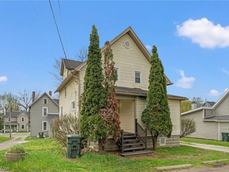 1308 Laiblin Place NE, Canton, OH 44705 Photo 2