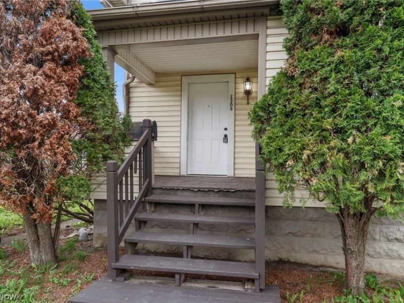 1308 Laiblin Place NE, Canton, OH 44705 Photo 3