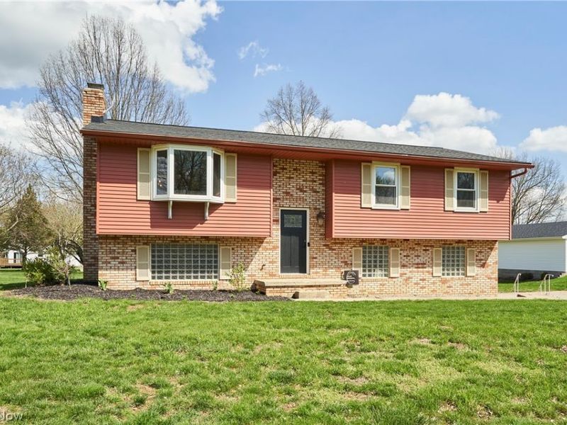 12036 Shoshone Avenue NW, Uniontown, OH 44685 Photo 1