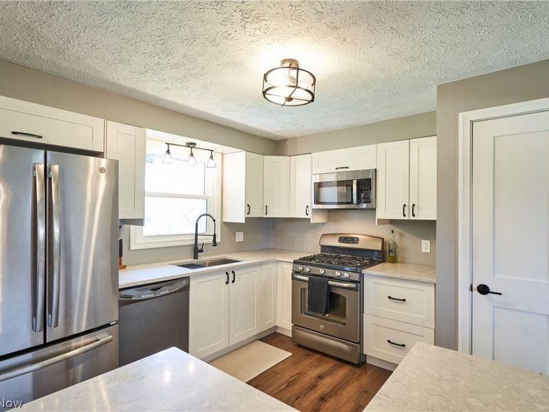 12036 Shoshone Avenue NW, Uniontown, OH 44685 Photo 9