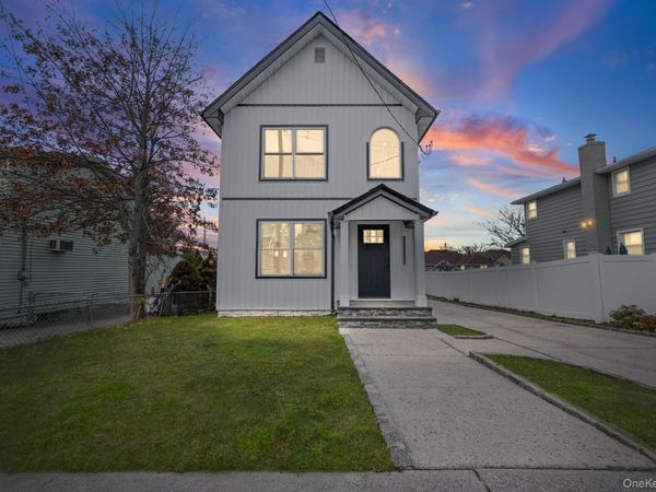 44 Catherine Avenue , Franklin Square, NY 11010