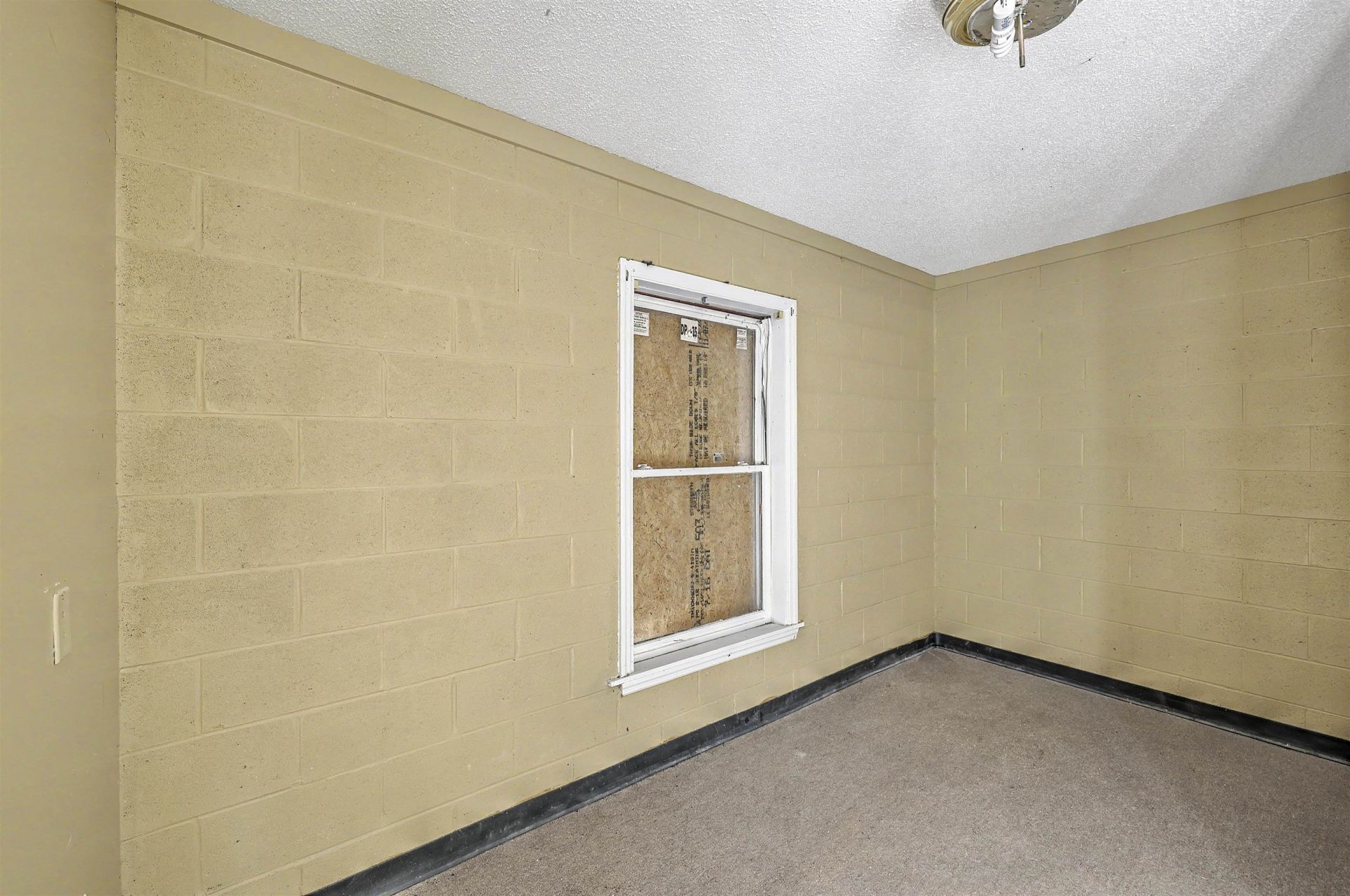 530 S Church St. Photo 15