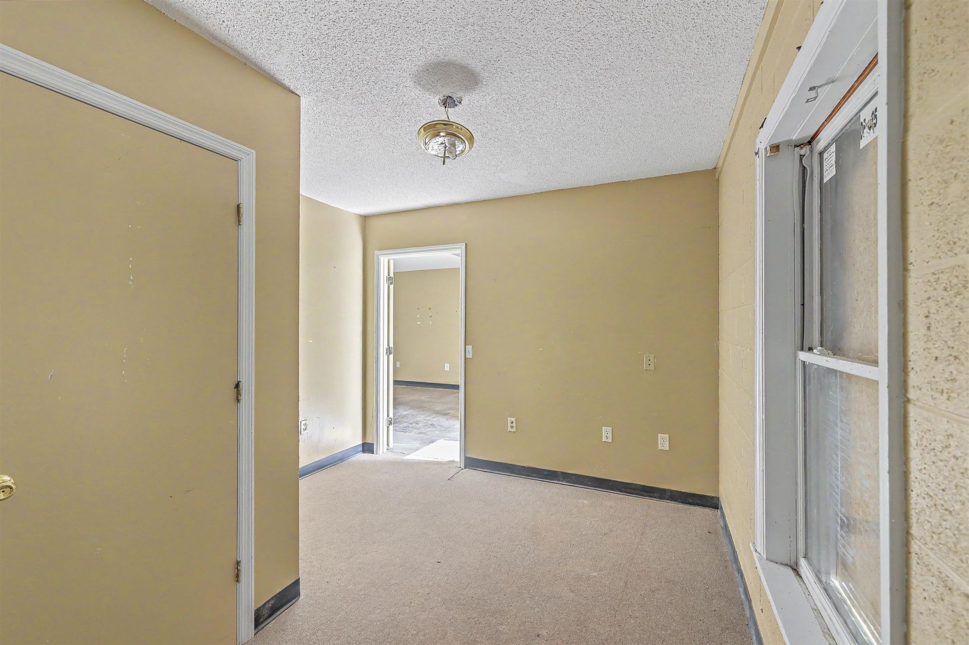 530 S Church St. Photo 16