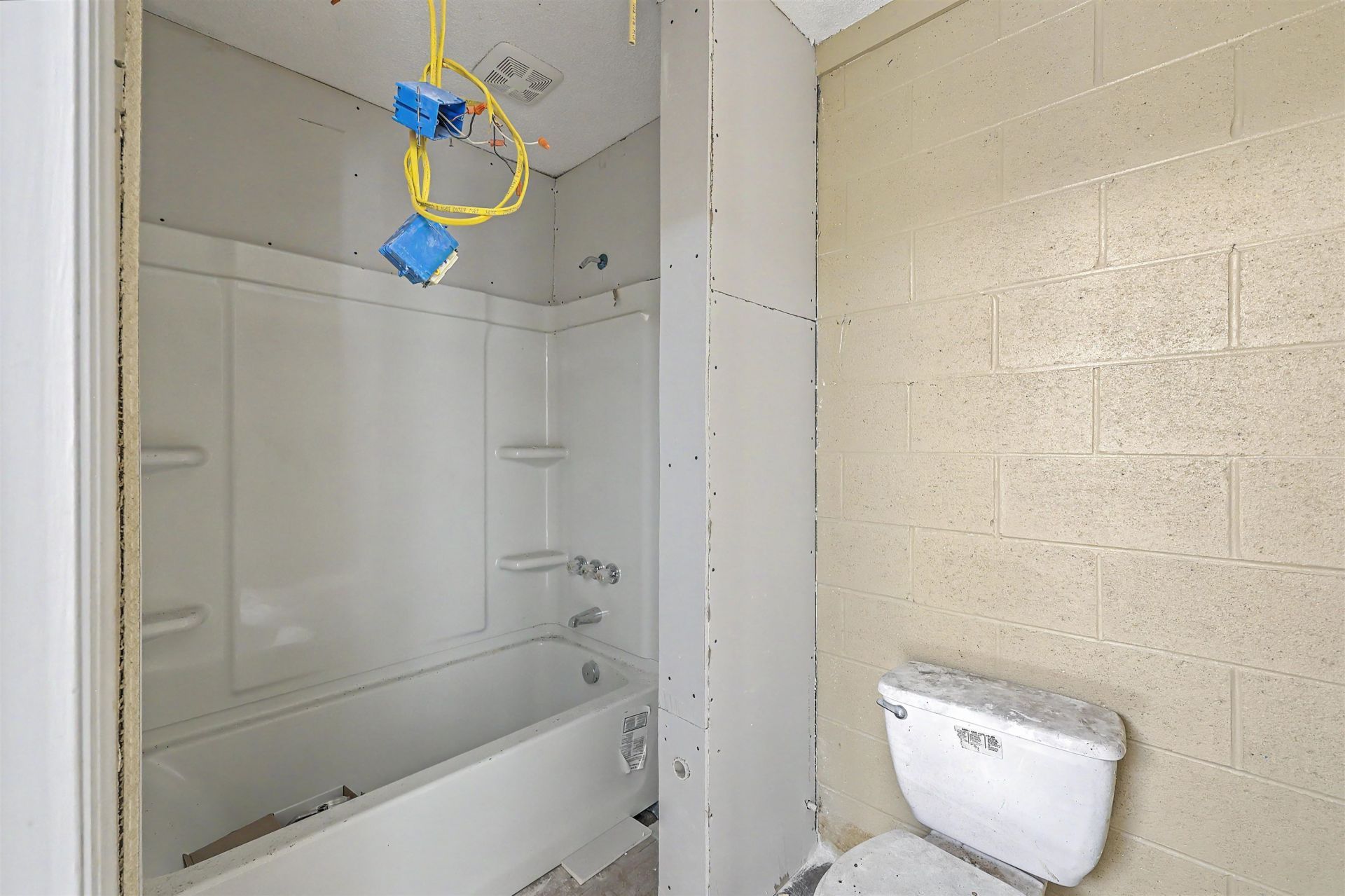 530 S Church St. Photo 20