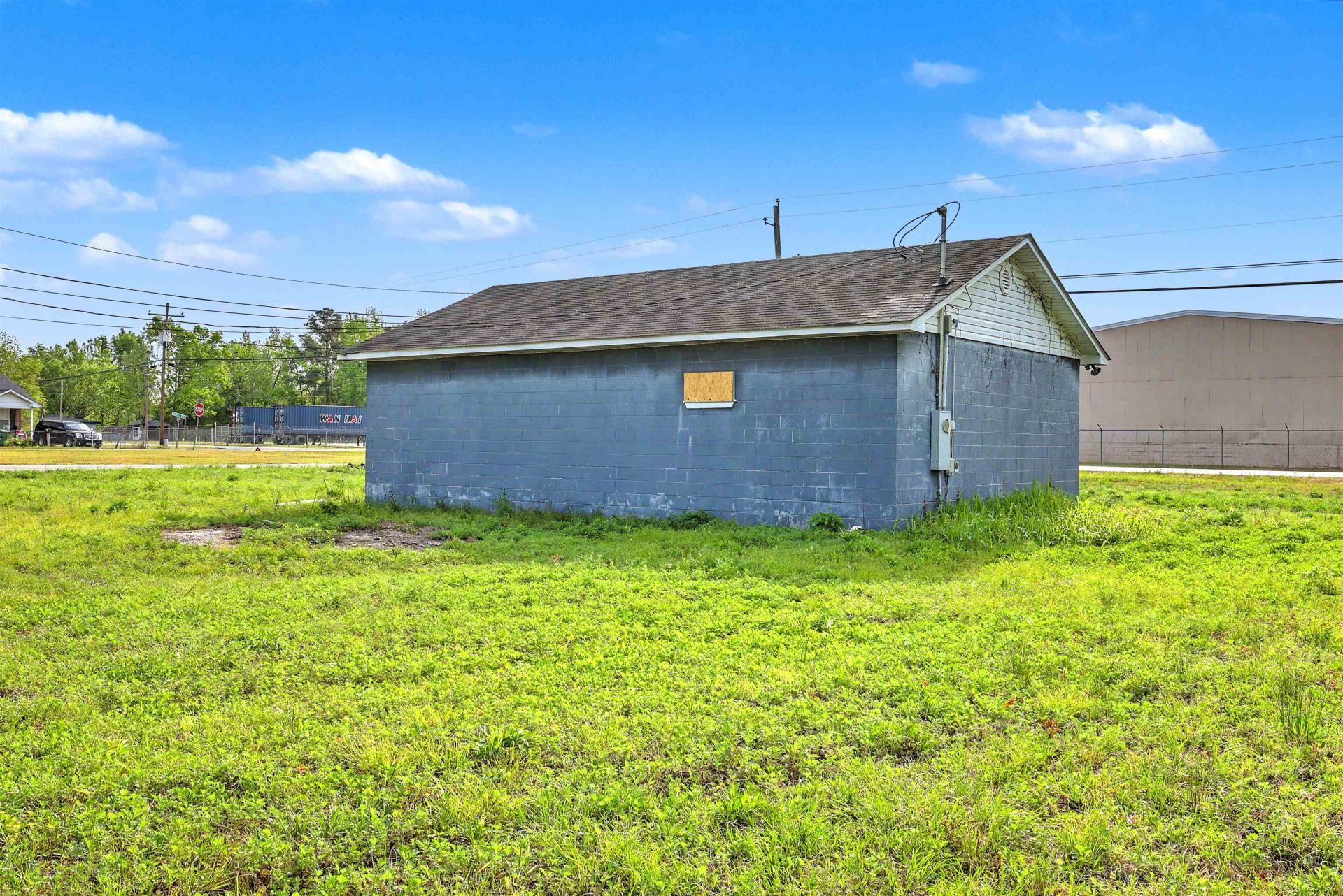 530 S Church St. Photo 4