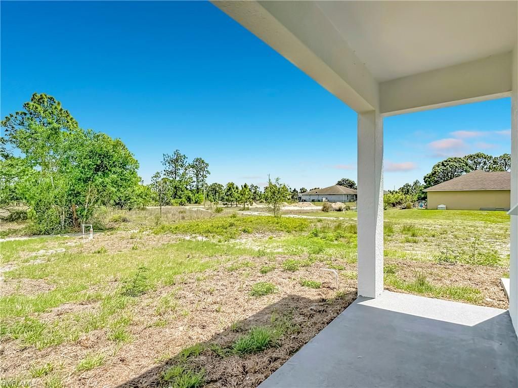 1137 Columbus Blvd, Lehigh Acres, FL 33974 Photo