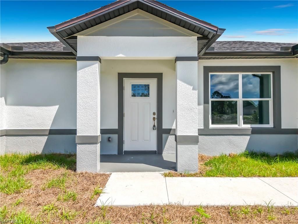 1137 Columbus Blvd, Lehigh Acres, FL 33974 Photo