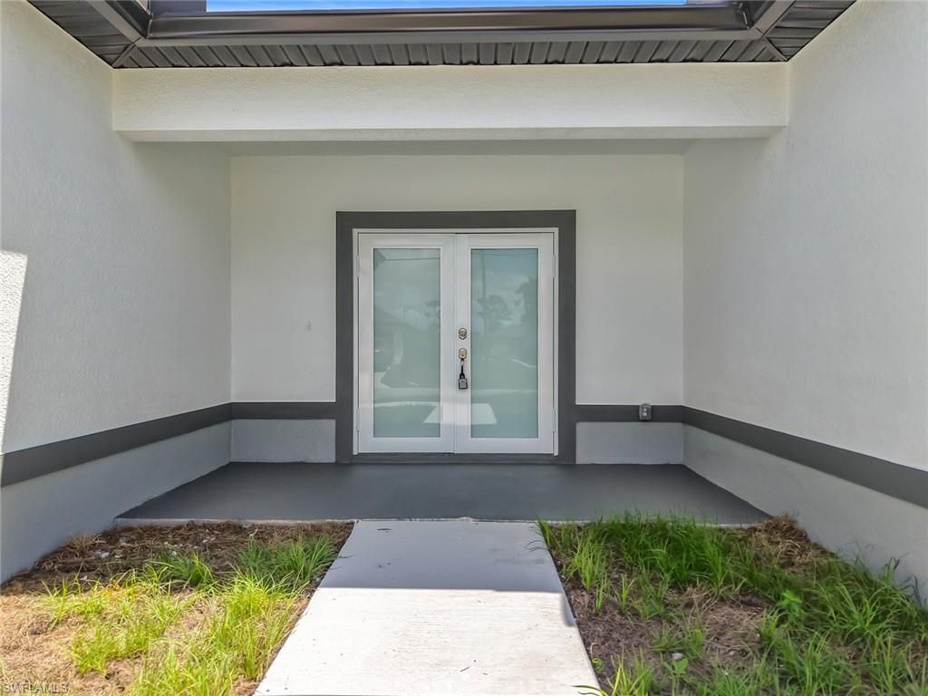 185 Thornton Ave S, Lehigh Acres, FL 33974 Photo