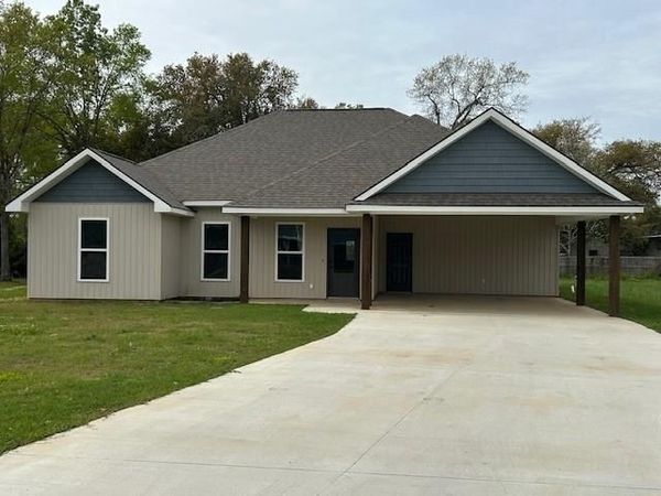 332 SILVERSTONE Circle, Ponchatoula, LA 70454