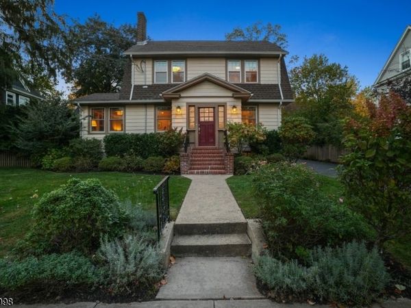 395 Meadowbrook Ln, South Orange, NJ 07079