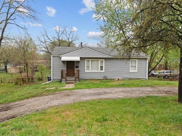 10505 Oakland Avenue, Kansas City, MO 64134