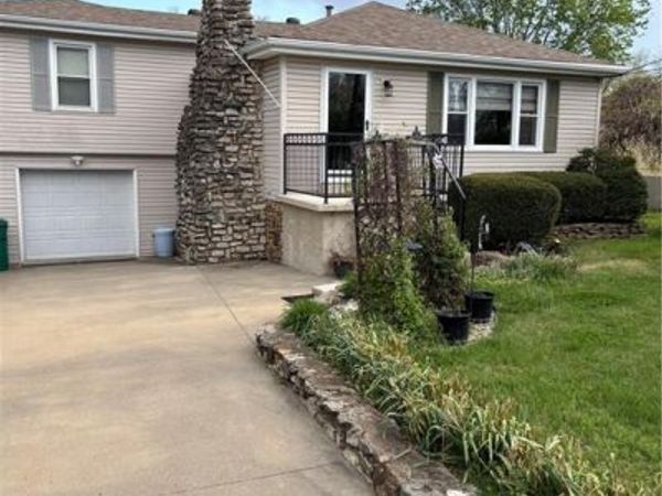 6629 Berry Road, Kansas City, KS 66106