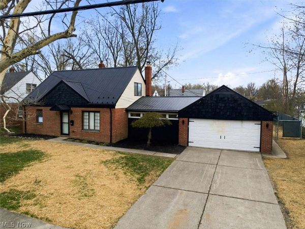 262 E 324th Street , Willowick, OH 44095