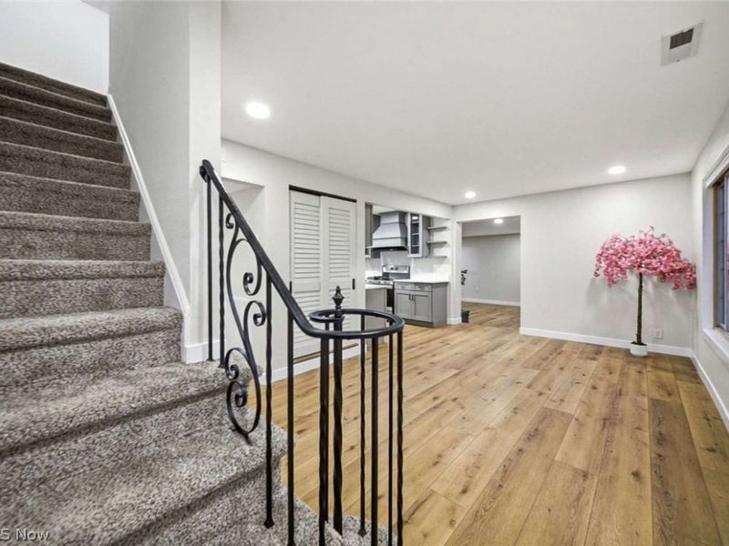 262 E 324th Street, Willowick, OH 44095 Photo 19