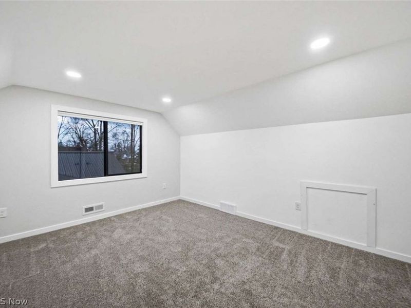 262 E 324th Street, Willowick, OH 44095 Photo 20