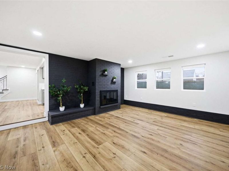 262 E 324th Street, Willowick, OH 44095 Photo 9