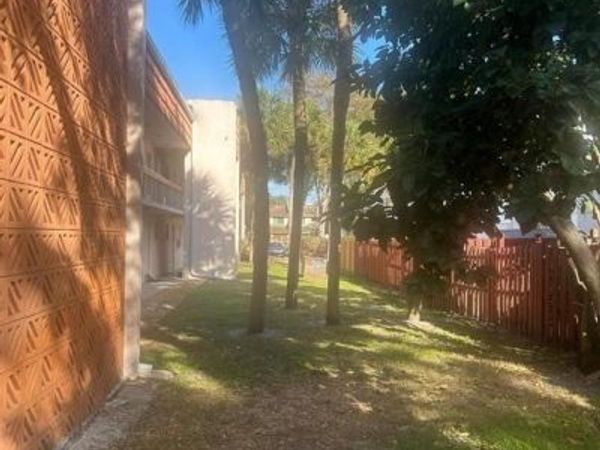 7610 Stirling, Unit 202g, Davie, FL 33024