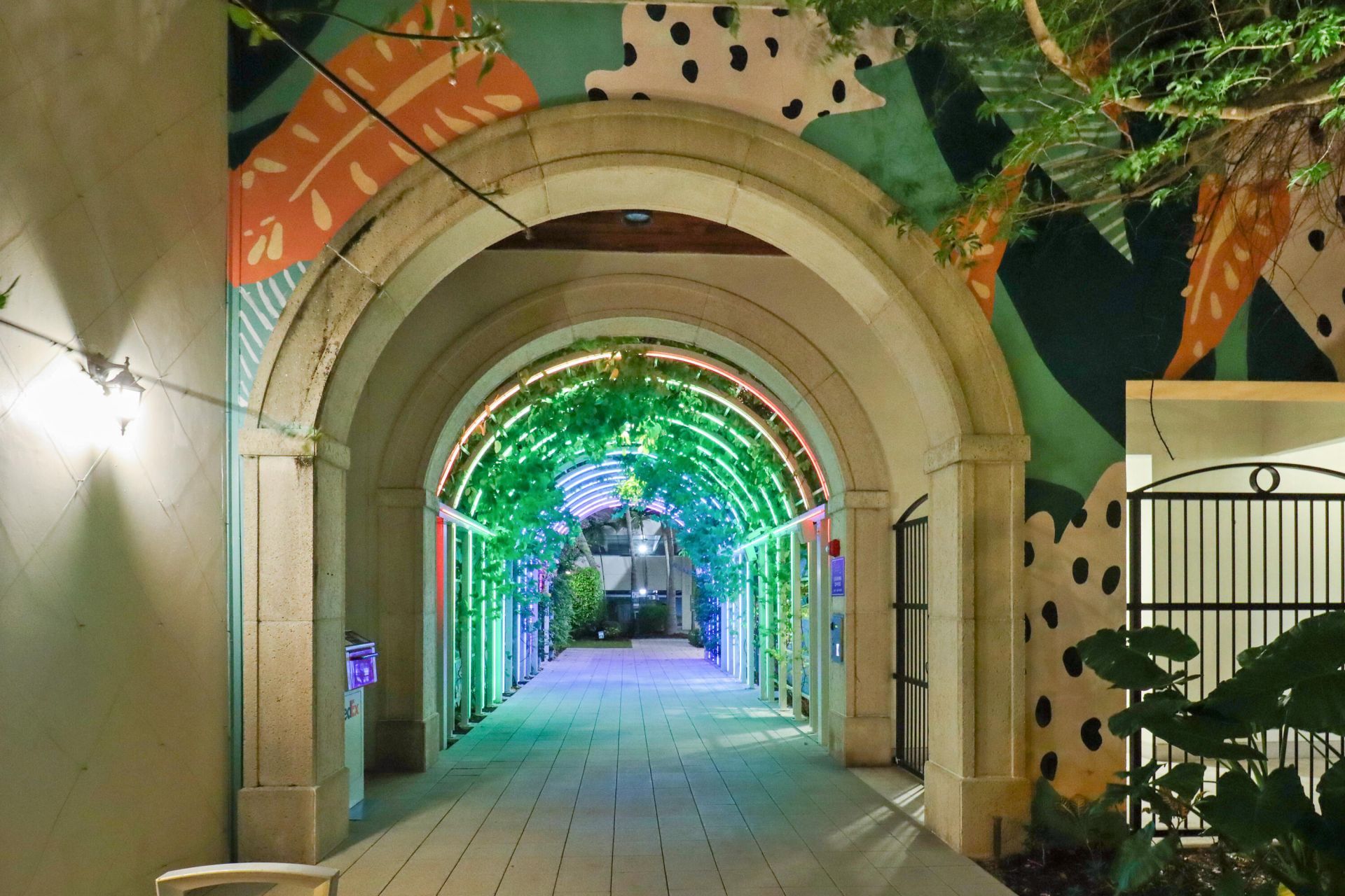 600 S Dixie Highway, Unit 352, West Palm Beach, FL 33401 Photo