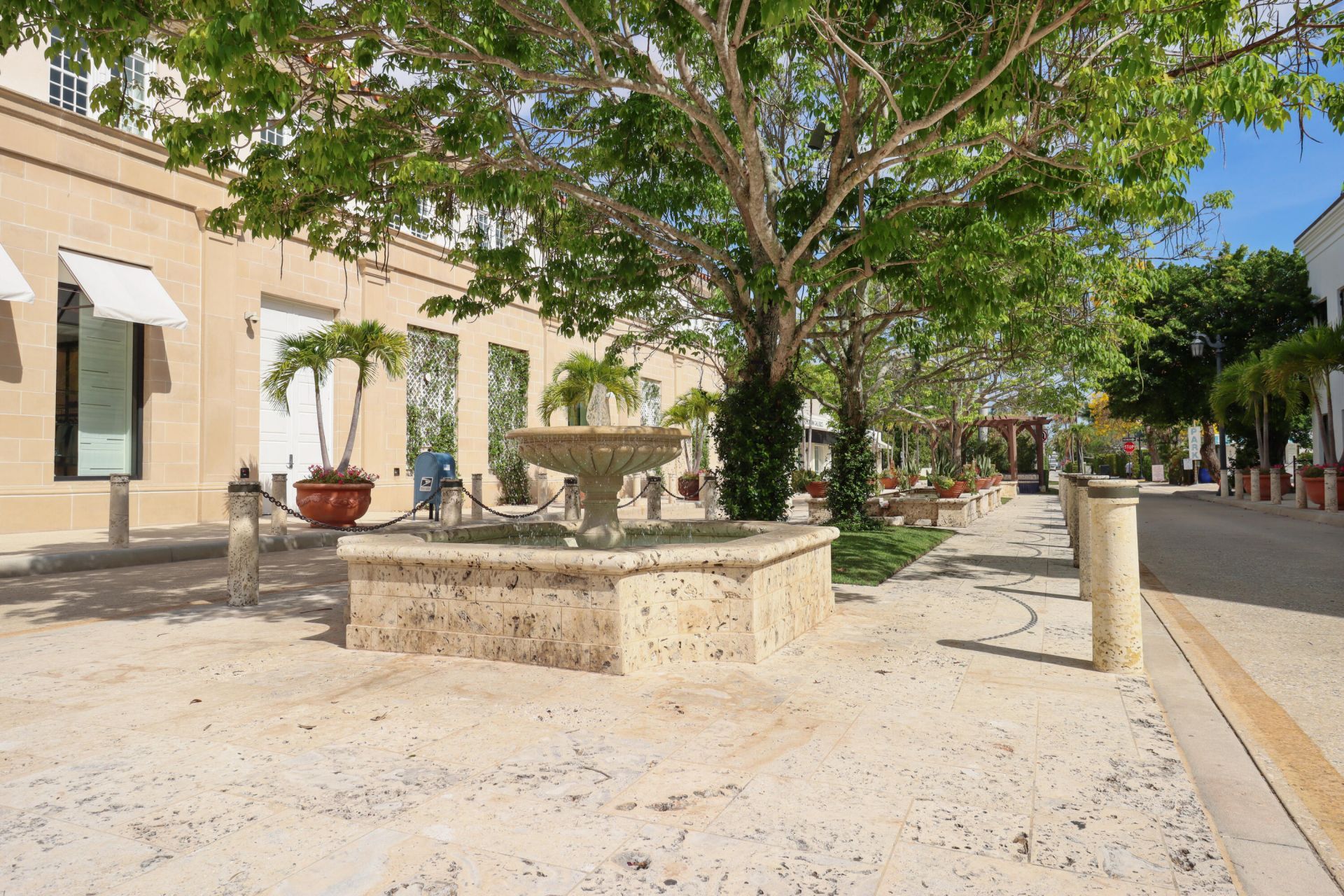 600 S Dixie Highway, Unit 352, West Palm Beach, FL 33401 Photo