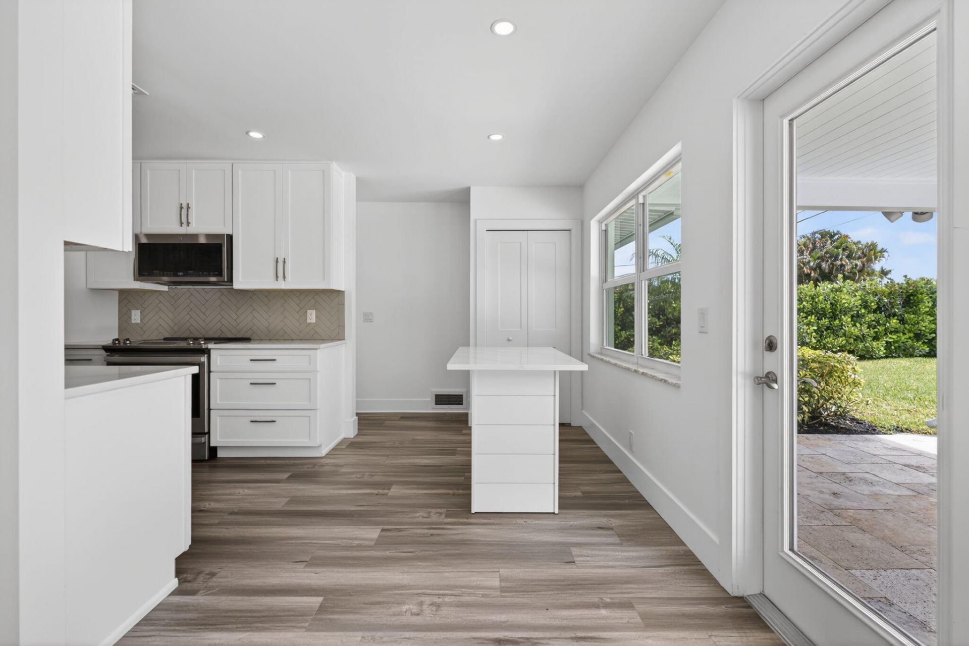 364 Venus Avenue, Jupiter, FL 33469 Photo