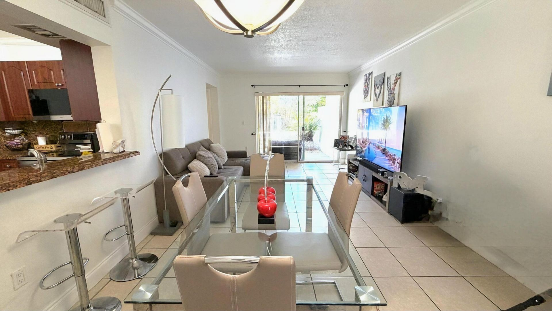 9711 Fontainebleau Boulevard, Unit D105, Miami, FL 33172 Photo