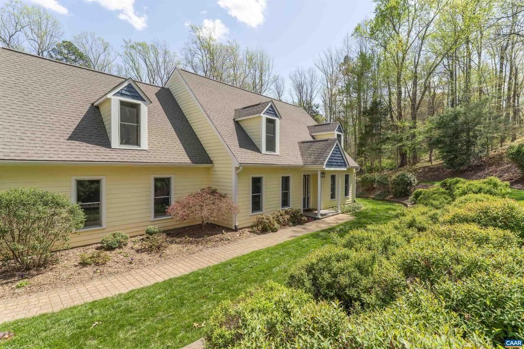 2700 Willow Oak Cir, Charlottesville, VA 22901 Main Photo