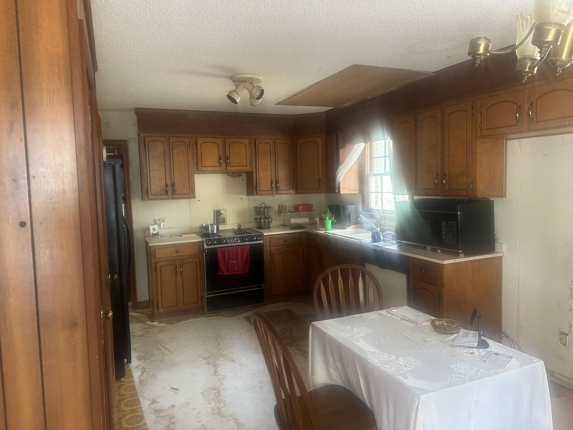 602 Klein Street Photo 9