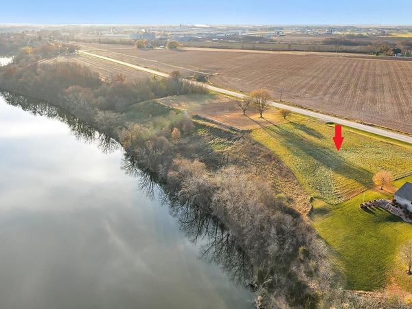 4251 LOST DAUPHIN ROAD, De Pere, WI 54115