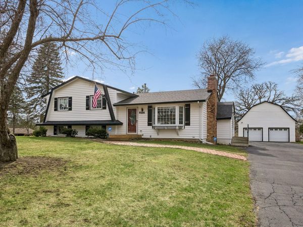 8224 Hillside Drive, Eden Prairie, MN 55347