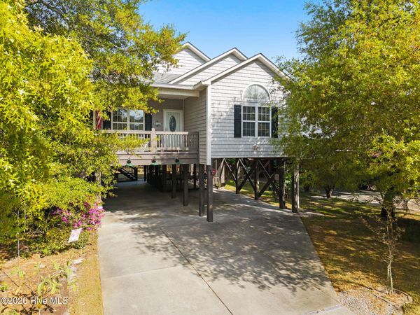 116 NW 2nd Street, Oak Island, NC 28465
