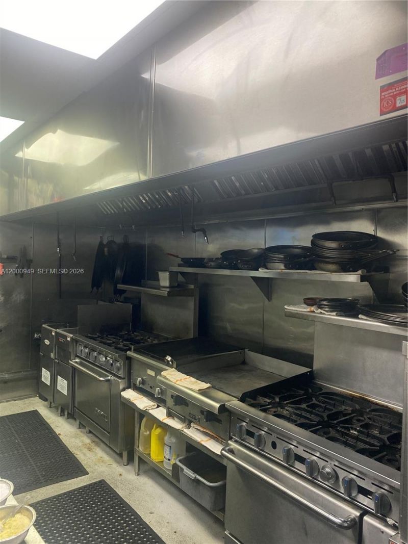 9511 S Dixie Hwy, Pinecrest, FL 33156 Photo