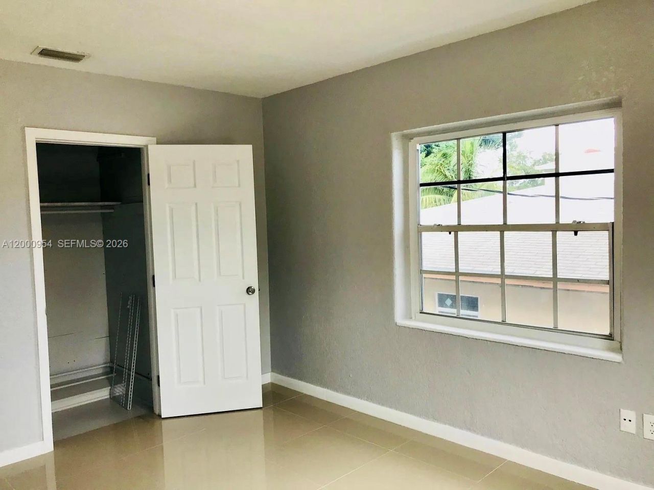 535 NE 68th St, Unit Upstairs, Miami, FL 33138 Photo