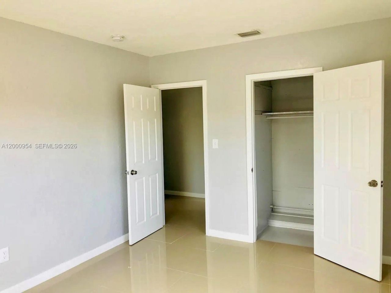 535 NE 68th St, Unit Upstairs, Miami, FL 33138 Photo