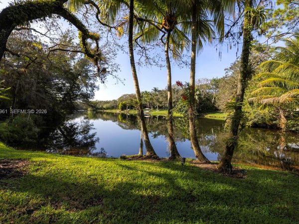 10100 Lakeside Dr, Coral Gables, FL 33156