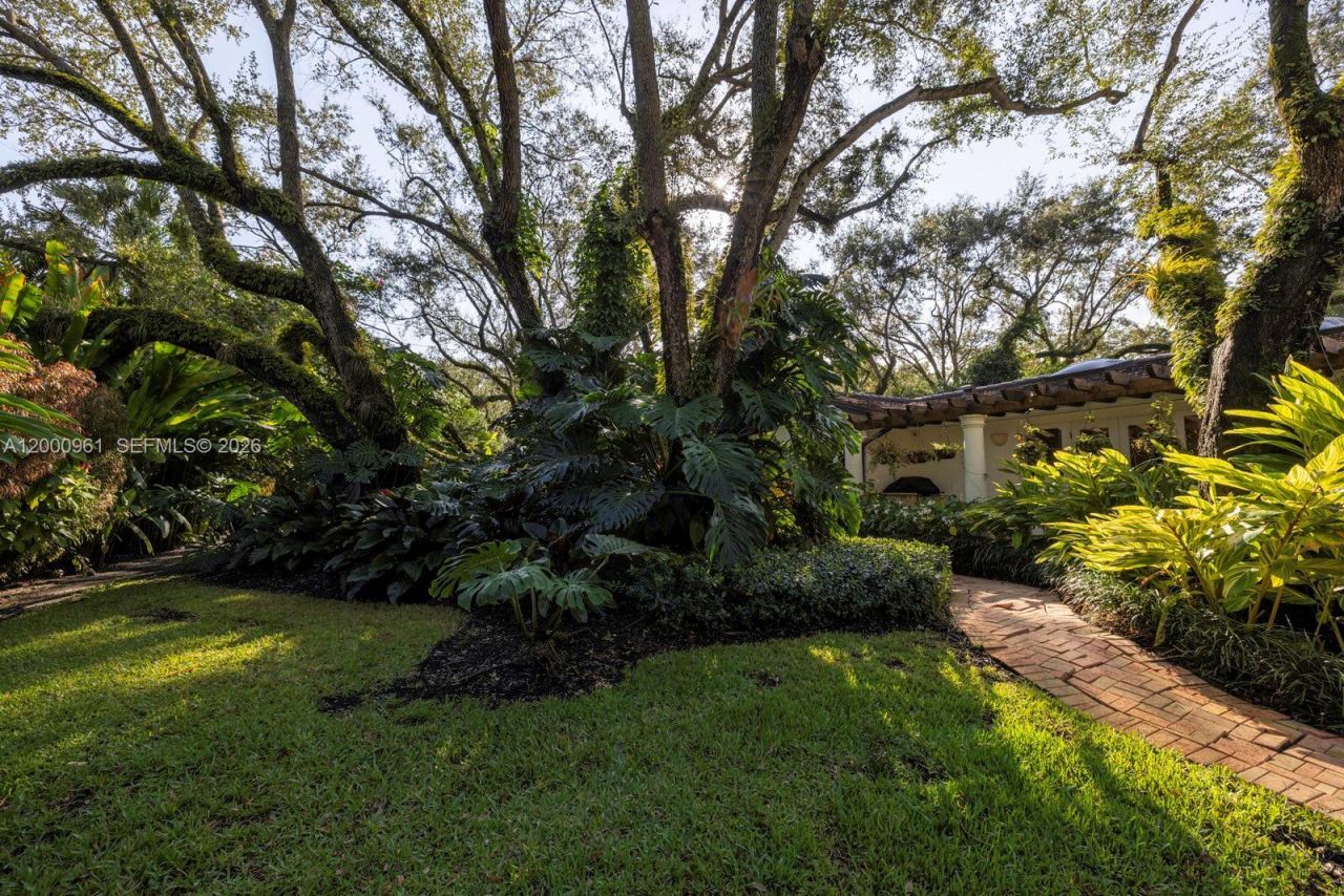 10100 Lakeside Dr, Coral Gables, FL 33156 Photo