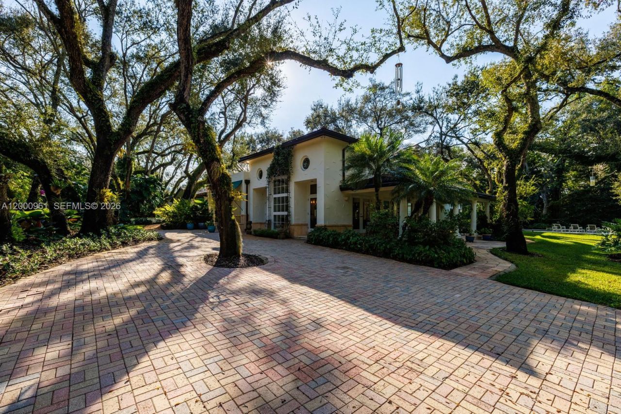 10100 Lakeside Dr, Coral Gables, FL 33156 Photo