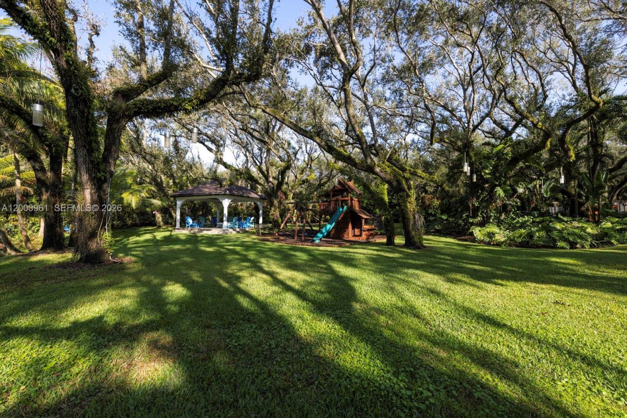 10100 Lakeside Dr, Coral Gables, FL 33156 Photo