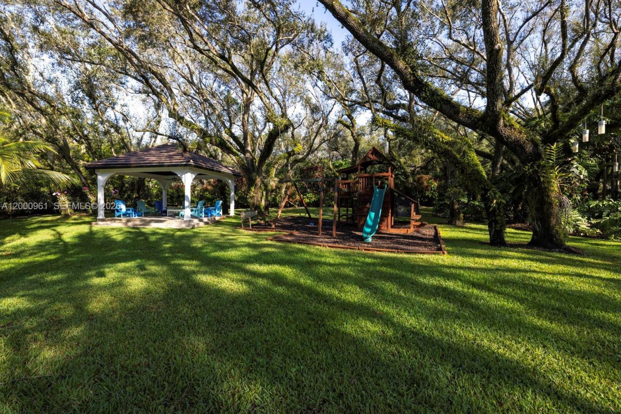 10100 Lakeside Dr, Coral Gables, FL 33156 Photo