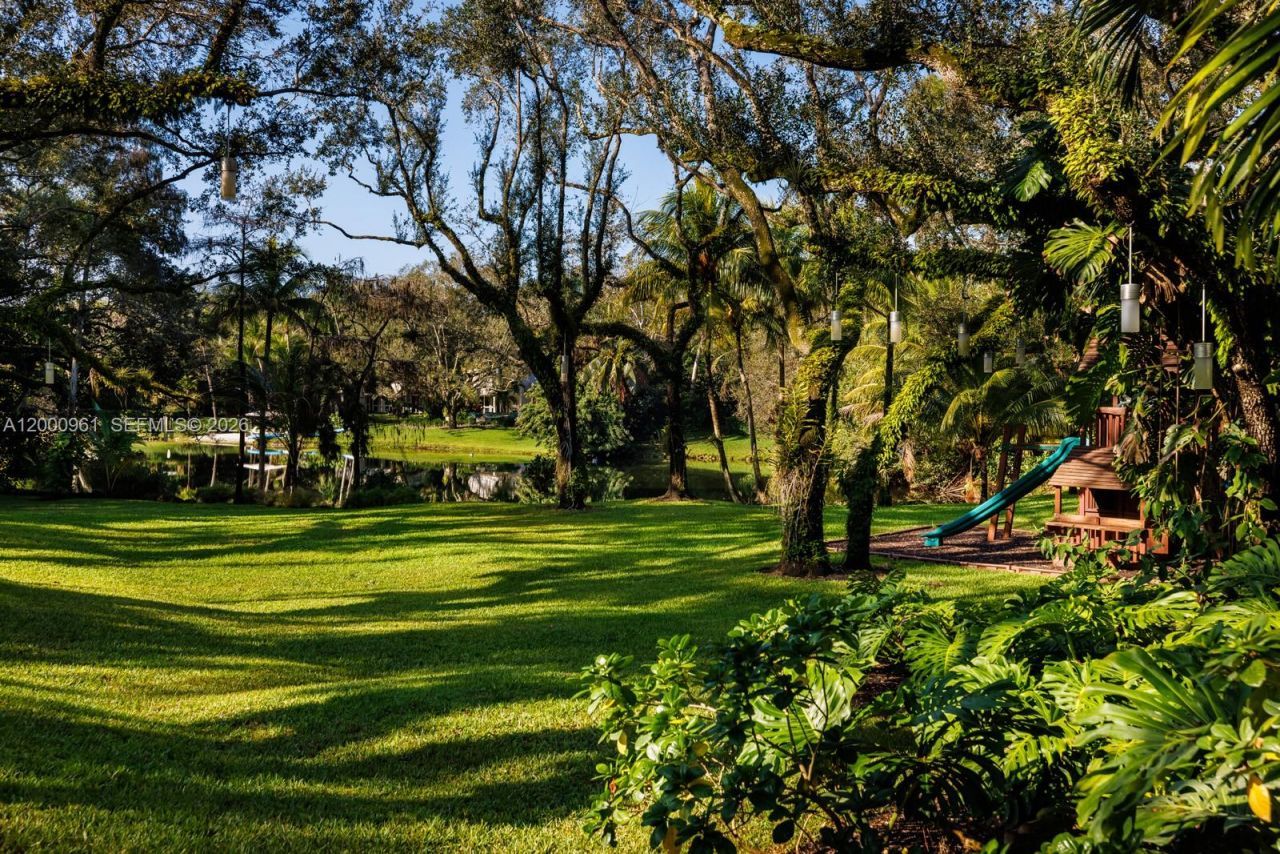 10100 Lakeside Dr, Coral Gables, FL 33156 Photo