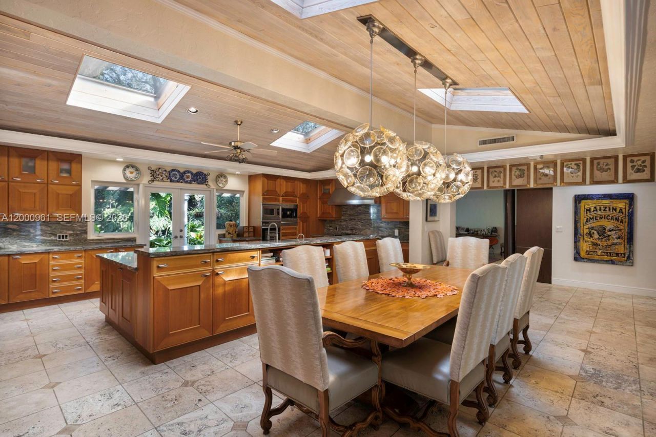 10100 Lakeside Dr, Coral Gables, FL 33156 Photo