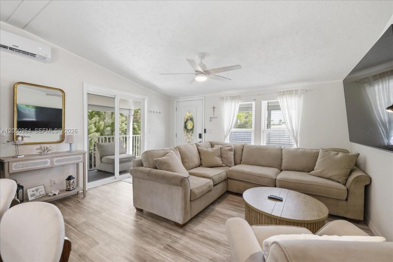 851 Arapaho, Fort Myers Beach, FL 33931 Photo