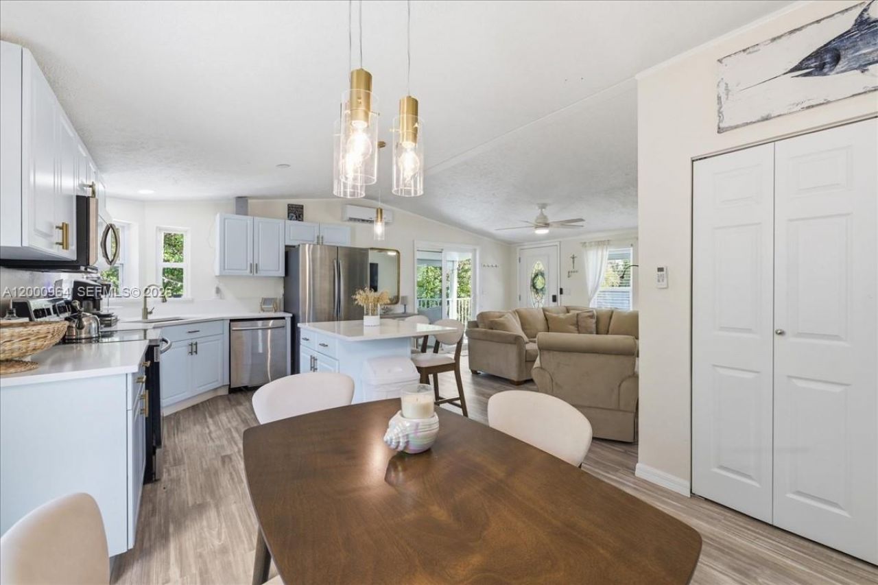 851 Arapaho, Fort Myers Beach, FL 33931 Photo