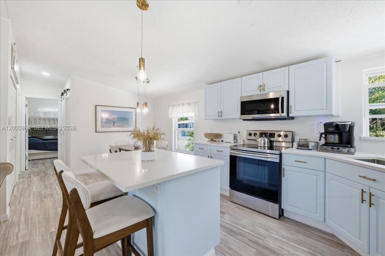 851 Arapaho, Fort Myers Beach, FL 33931 Photo