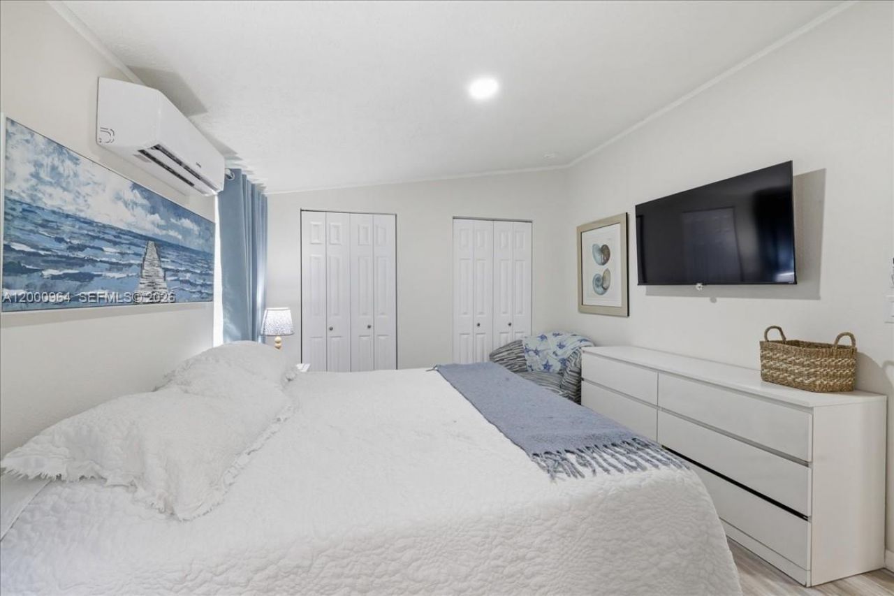 851 Arapaho, Fort Myers Beach, FL 33931 Photo