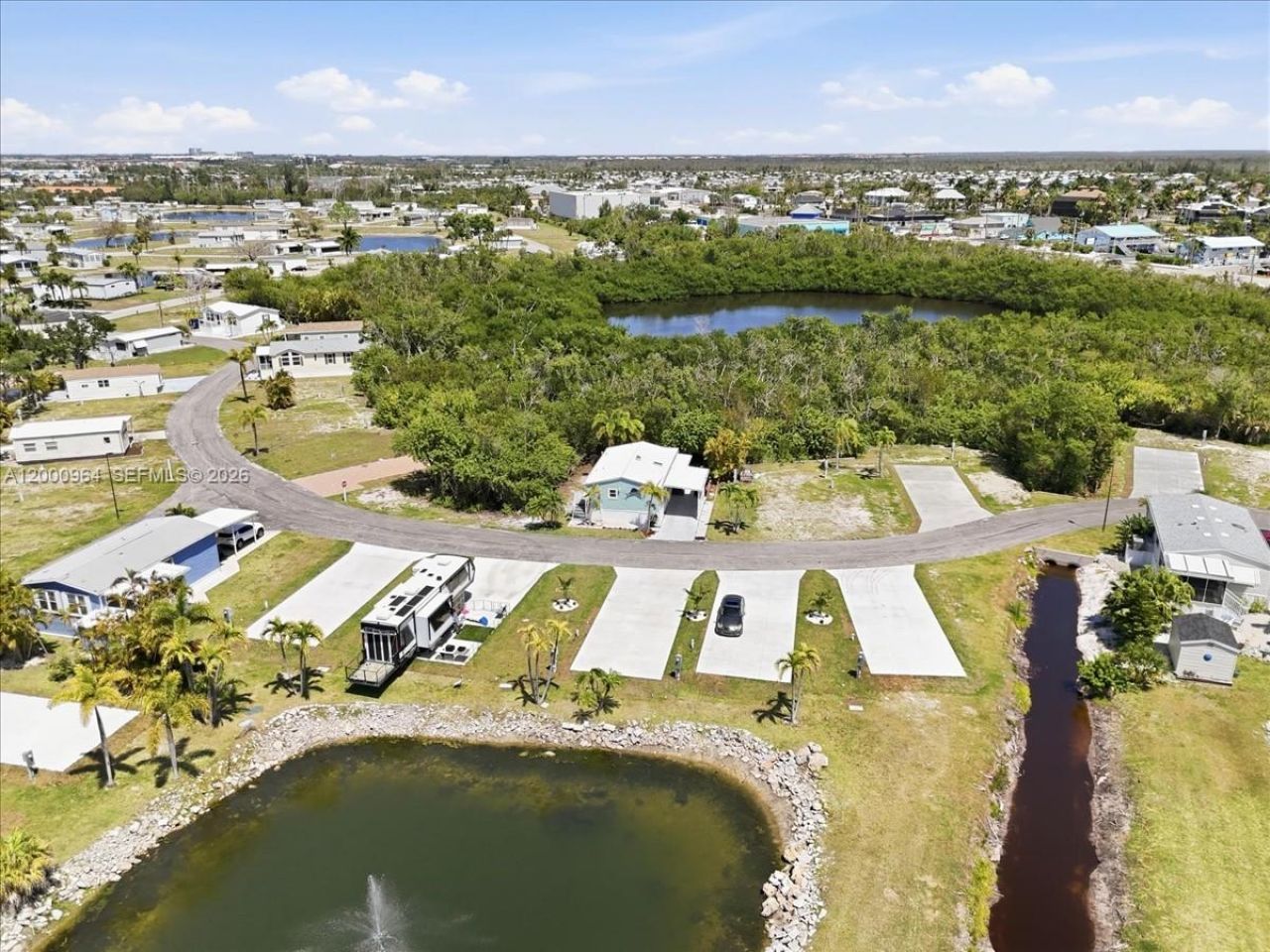 851 Arapaho, Fort Myers Beach, FL 33931 Photo