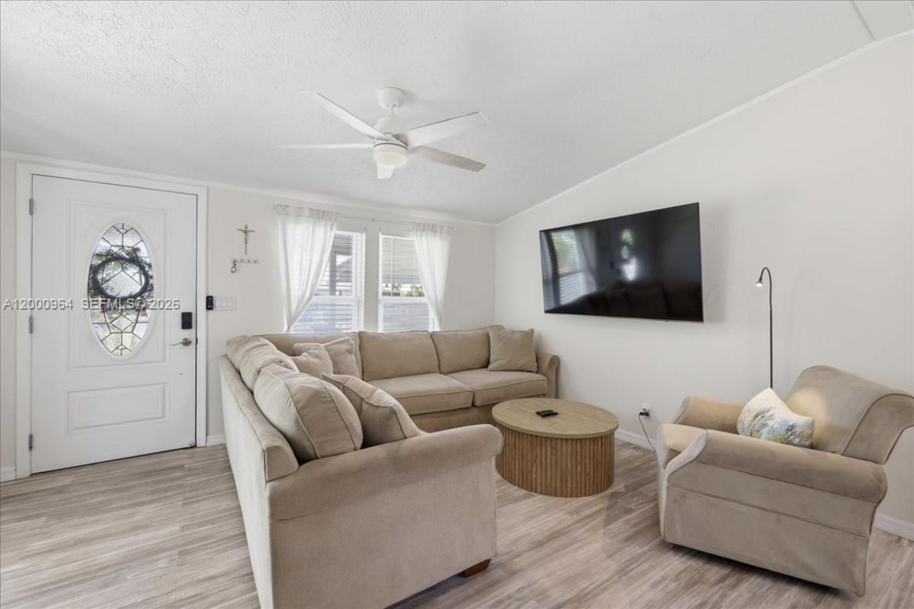 851 Arapaho, Fort Myers Beach, FL 33931 Photo