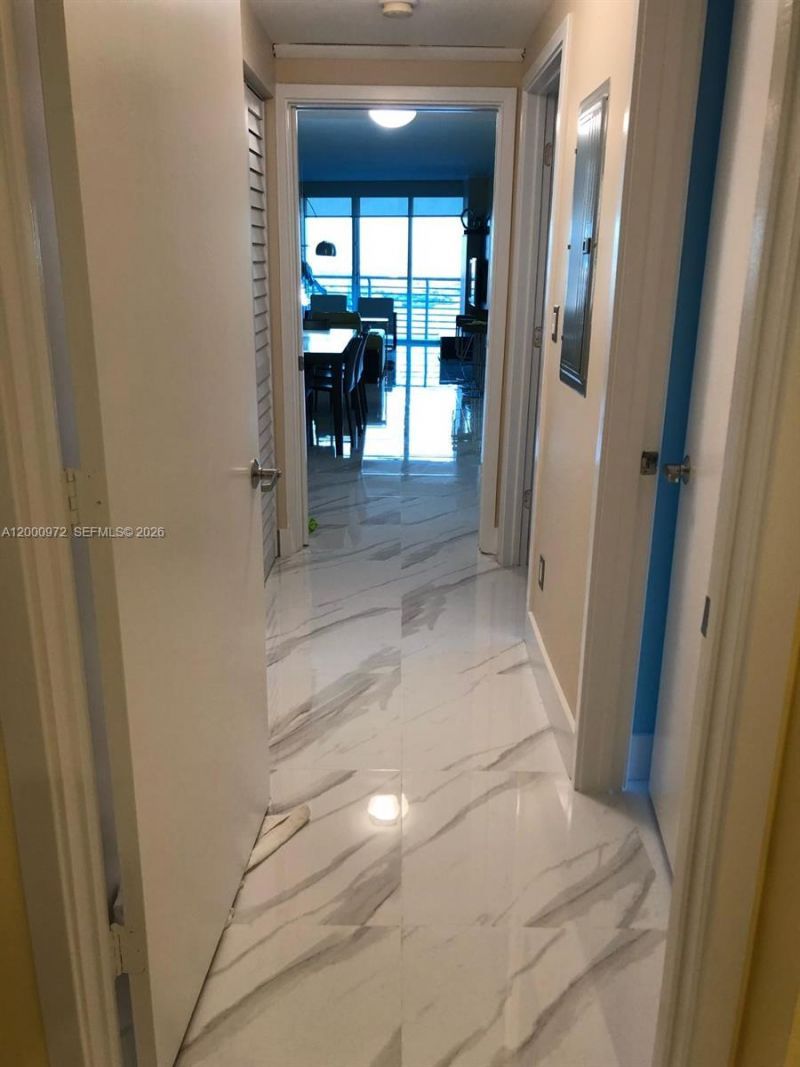 325 Biscayne Blvd, Unit 2523, Miami, FL 33131 Photo