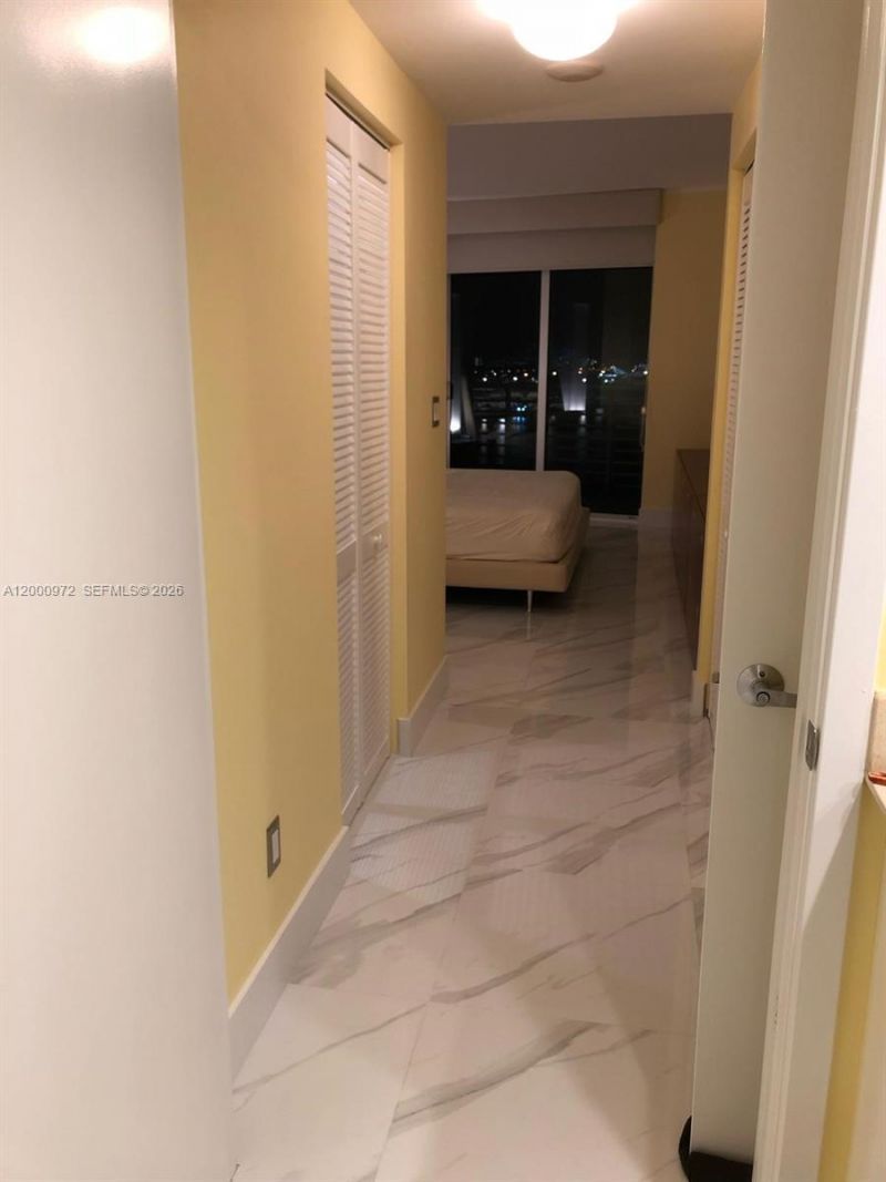 325 Biscayne Blvd, Unit 2523, Miami, FL 33131 Photo
