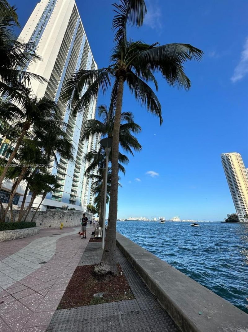 325 Biscayne Blvd, Unit 2523, Miami, FL 33131 Photo